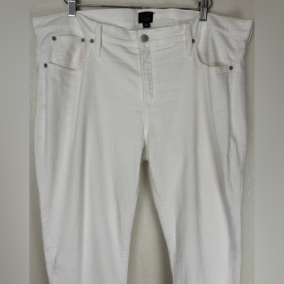 NEW J Crew 8" Mid Rise Skinny Jean Signature Stretch 35 White $118 0877 - Picture 3 of 12